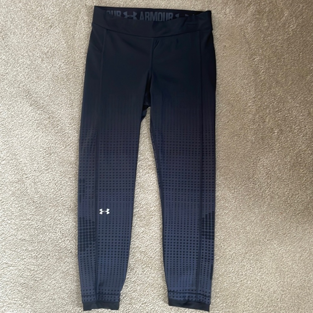 Under Armour, capri, work out leggings, size small, black /grey